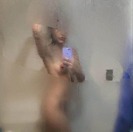 Foto di nudo di fuga di OnlyFans di Pouty Girl