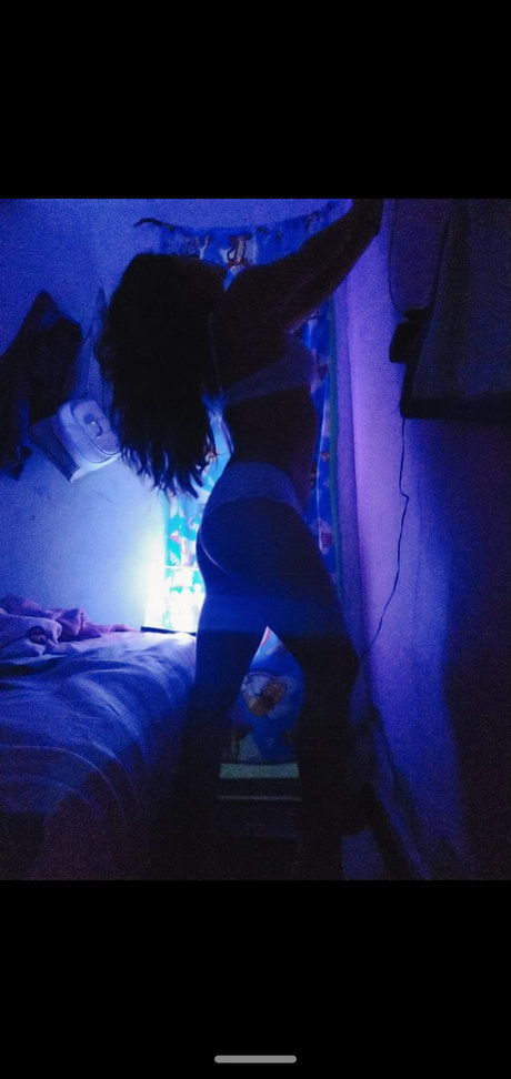 Foto di nudo di fuga di OnlyFans di Polly