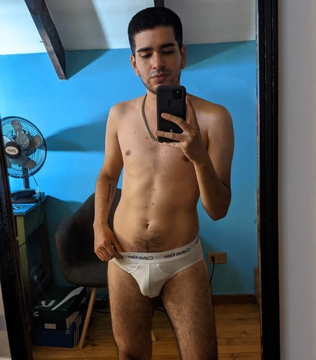 Foto di nudo di fuga di OnlyFans di Chilean Otter 