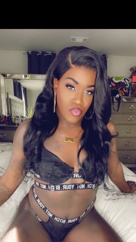 Foto di nudo di fuga di OnlyFans di Shemale Chocolate