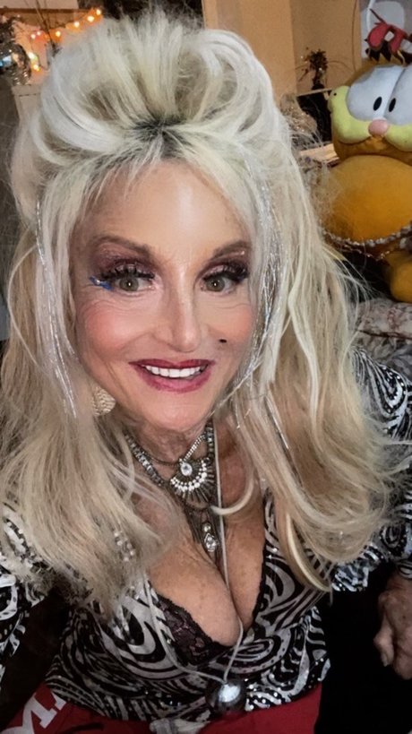 Foto di nudo di fuga di OnlyFans di Debbie Does