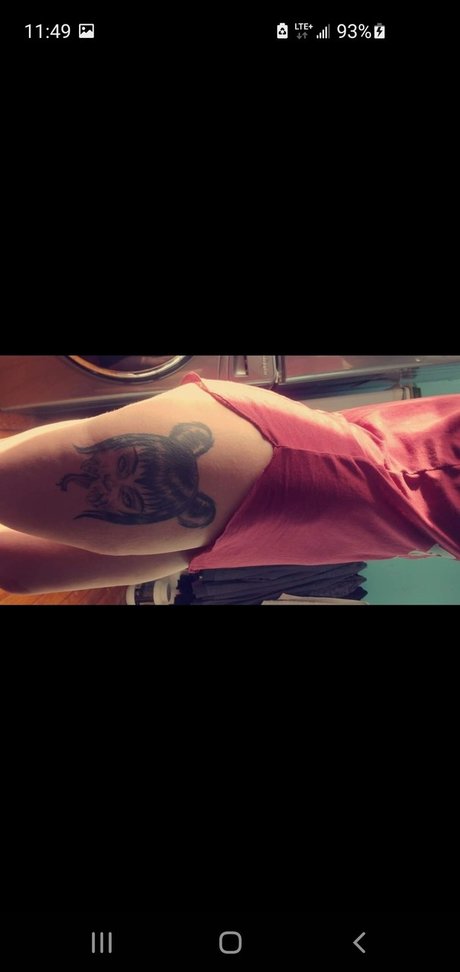 Foto di nudo di fuga di OnlyFans di Queentoker420