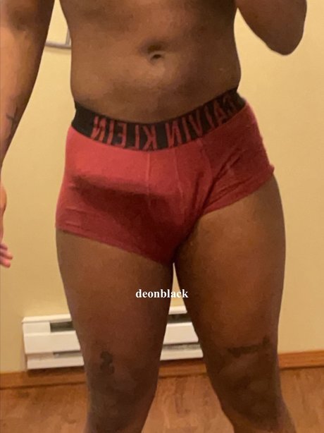 Foto di nudo di fuga di OnlyFans di Deon Hung Black