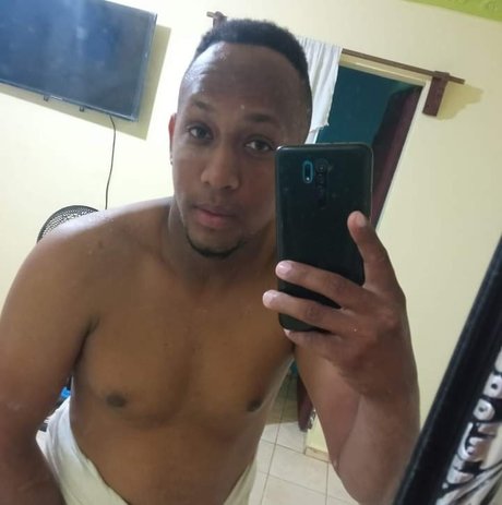 Foto di nudo di fuga di OnlyFans di Daniel Reyes