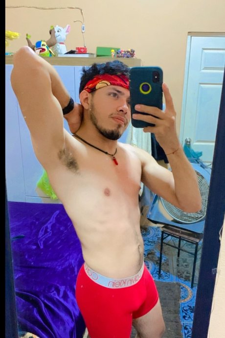 Foto di nudo di fuga di OnlyFans di Eduardo Oyuela