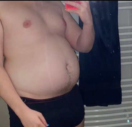 Foto di nudo di fuga di OnlyFans di Evergrowingboy