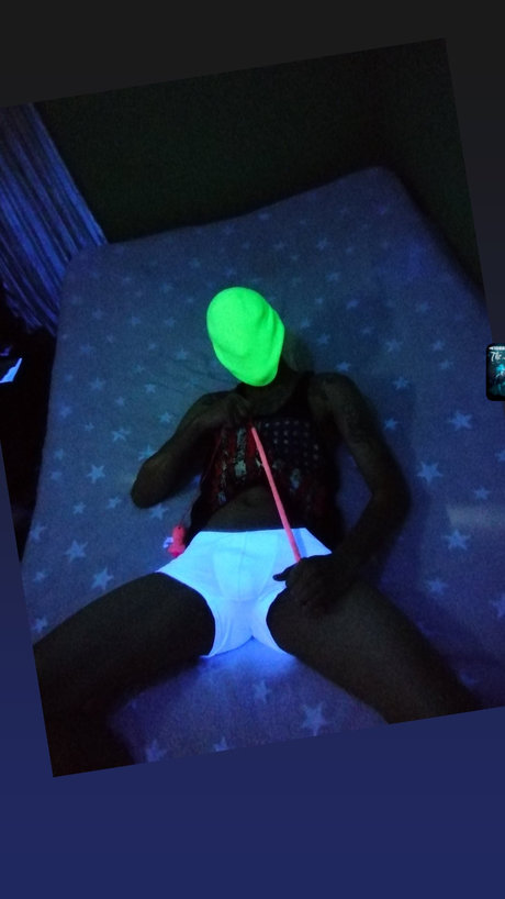 Foto di nudo di fuga di OnlyFans di Roman