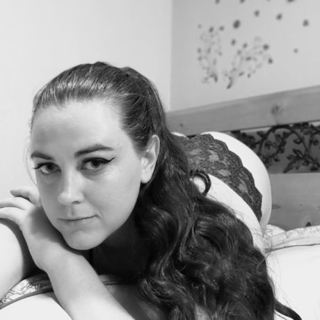 Foto di nudo di fuga di OnlyFans di Salem