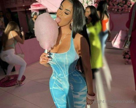 Sheismichaela