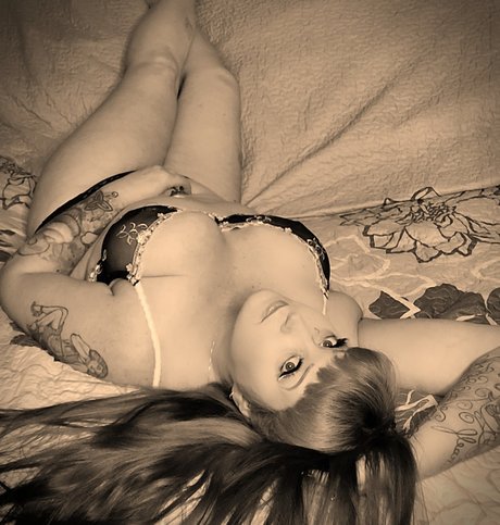 Foto di nudo di fuga di OnlyFans di Sapphire Star 