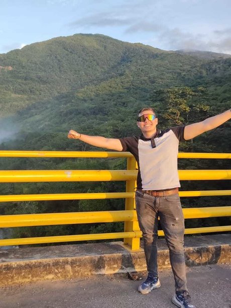 Foto di nudo di fuga di OnlyFans di Santibucara