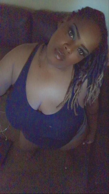 Foto di nudo di fuga di OnlyFans di Queen Sukubuss