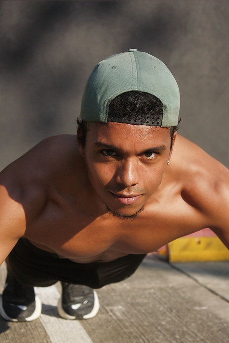 Foto di nudo di fuga di OnlyFans di  L A T I N L I C I O U X 