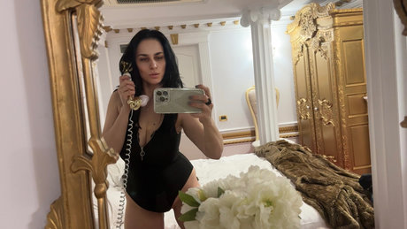 Foto di nudo di fuga di OnlyFans di Elise