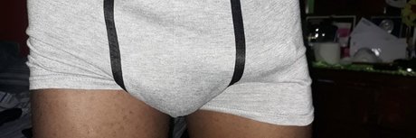 Foto di nudo di fuga di OnlyFans di Desiredja