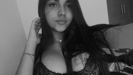 Foto di nudo di fuga di OnlyFans di Valentina G