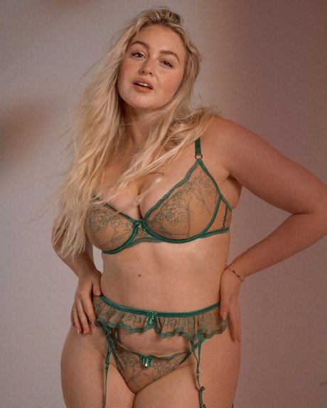 Iskra Lawrence