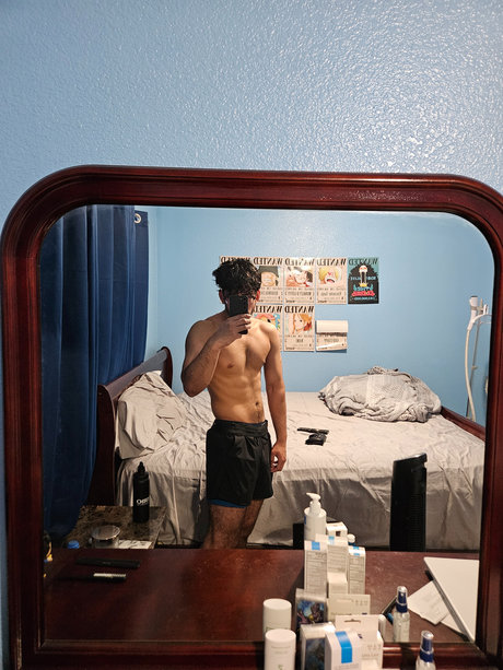 Foto di nudo di fuga di OnlyFans di Hungcollegeguy4