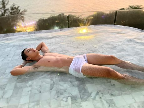 Foto di nudo di fuga di OnlyFans di  9