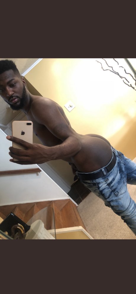 Foto di nudo di fuga di OnlyFans di Ladutchezz