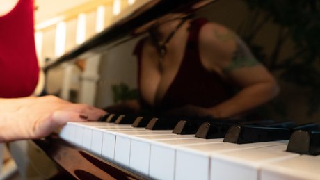 Mistress Selina Minx Free