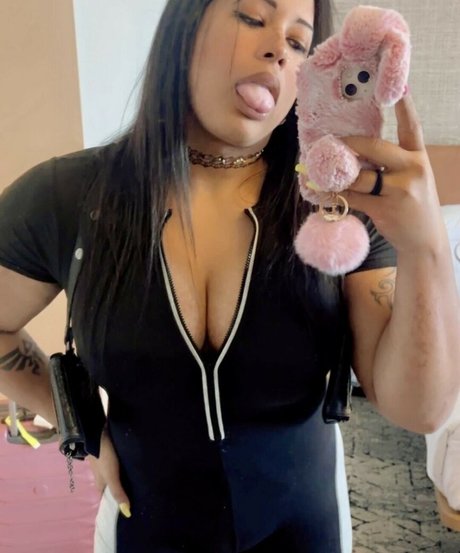 Aew Wrestler Nyla Rose