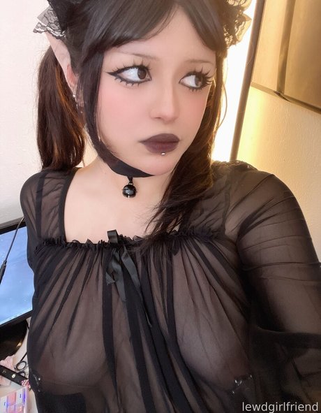 Lewdgirlfriend