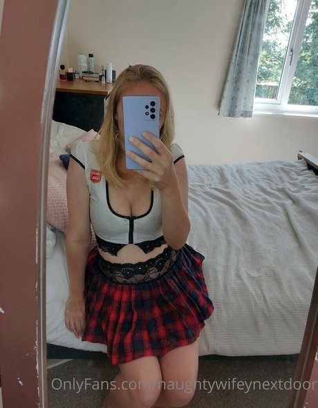Naughtywifeynextdoor