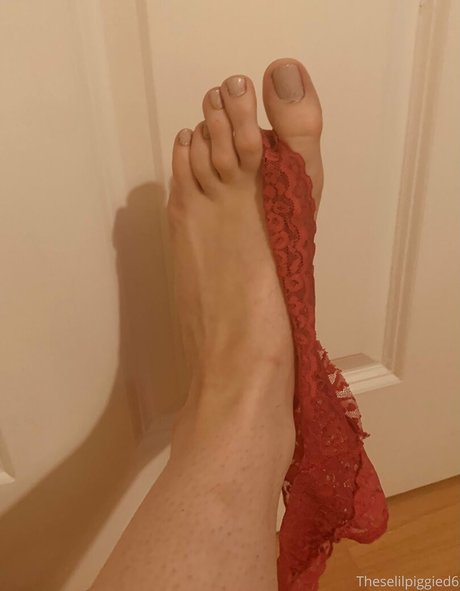 Theselilpiggie6