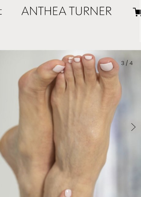 Foto di nudo di fuga di OnlyFans di Anthea Turner