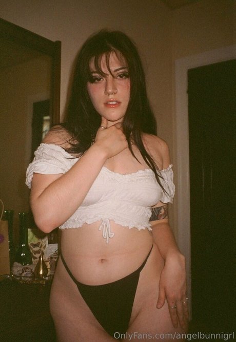 Angelbunnigrl