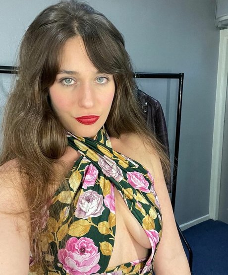 Lola Kirke