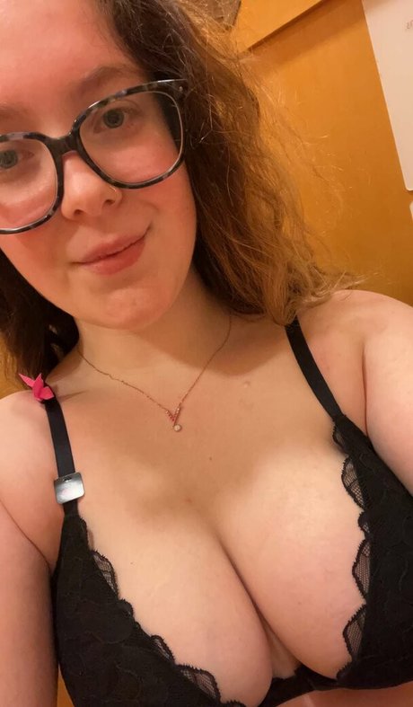 Foto di nudo di fuga di OnlyFans di Redislanddelight