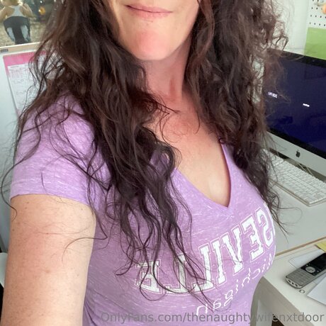 Thenaughtywifenxtdoor