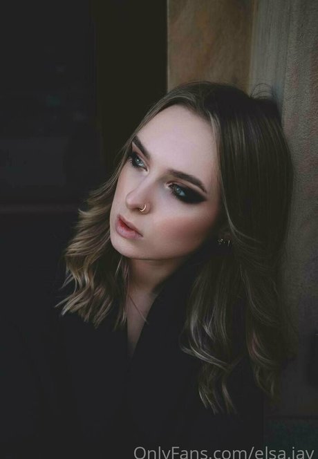 Elsa Jay