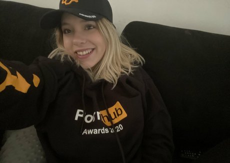 Samanthaflairofficial