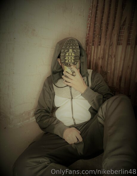 Nikeberlin48