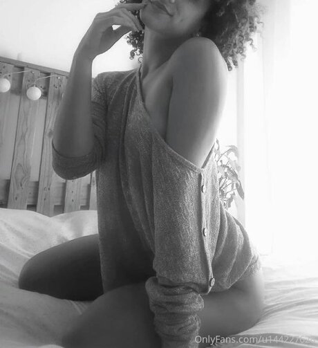 Pinkalinacurlydancer