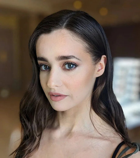 Holly Earl