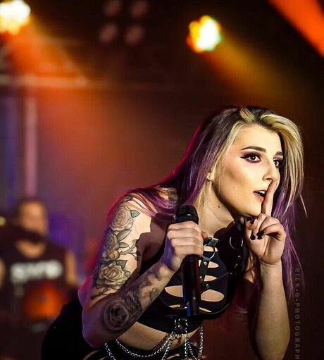 Foto di nudo di fuga di OnlyFans di Kasey Karlsen