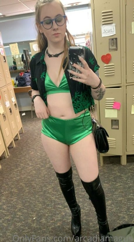 Foto di nudo di fuga di OnlyFans di Hadesthedevilwoman