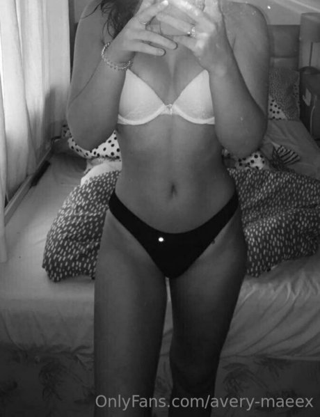 Averymaeex