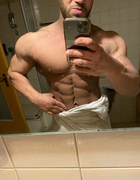 Flexmusclegod