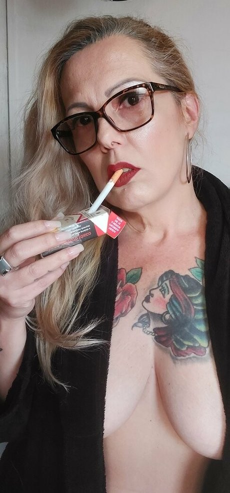 Ladysmokerqueen