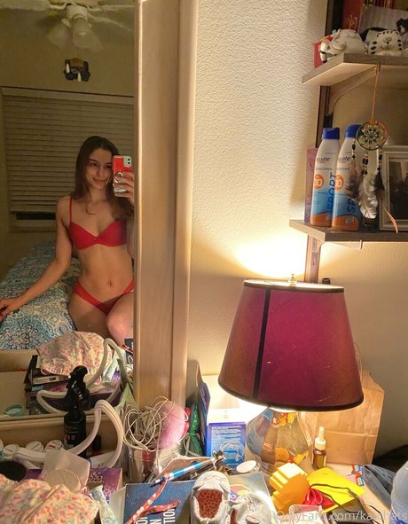 Foto di nudo di fuga di OnlyFans di Katchats