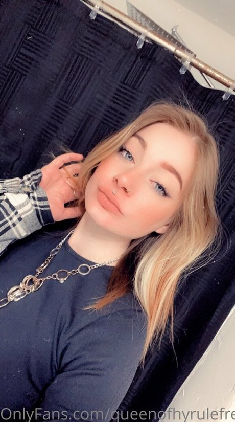 Foto di nudo di fuga di OnlyFans di Queenofhyrulefree