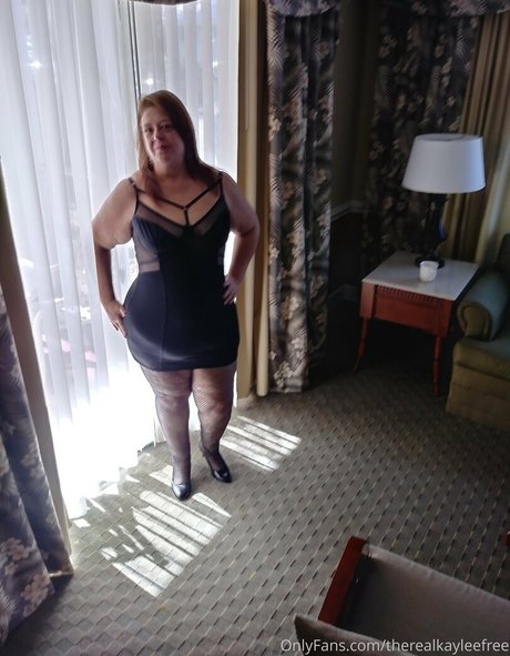 Foto di nudo di fuga di OnlyFans di Theloungeroom