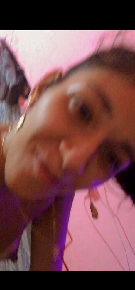 Foto di nudo di fuga di OnlyFans di Raissa Raissayasz