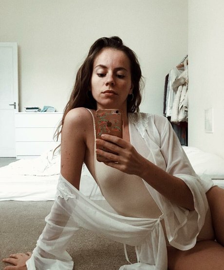 Whispersthe Wolf Asmr