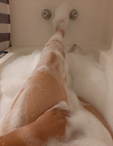 Shortskirtsandflirts